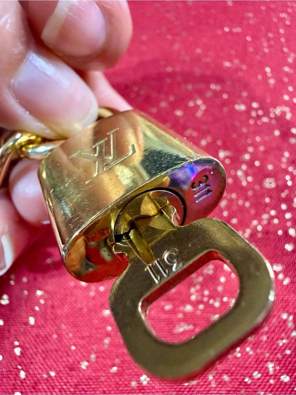 Louis Vuitton lock n key#311 with chain